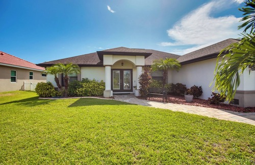 Pelican House | Family Retreat w/Backyard Oasis in Cape Coral!