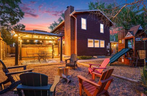 Northwest Arvada House | Family Retreat W Hot Tub & Game Room