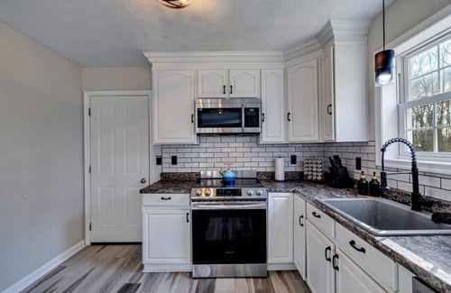 Cresco House | Family Retreat w/Pool & Views!