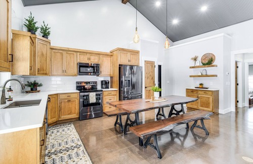 Somerdale House | Family Retreat w/Fire Pit & Yard in Mineral City