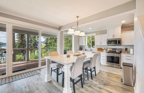 Coeur d'Alene House | Family Retreat with lake access and stunning views