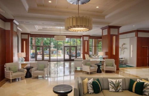 St. Petersburg - Clearwater Hotel | Family Retreat with Infinity Pool & Waterfront Dining