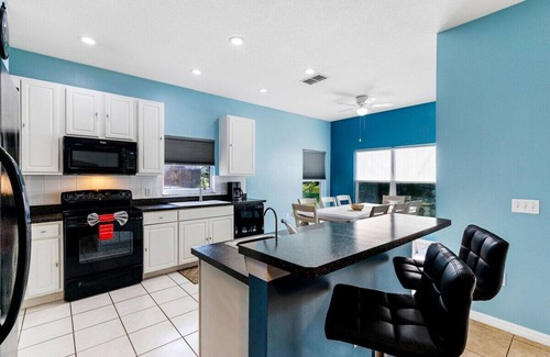 Crescent Lakes House | Family Retreat with Incredible private pool area