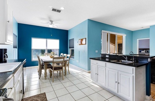 Crescent Lakes House | Family Retreat with Incredible private pool area