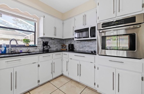 Jasmine Estates House | Family Retreat with Heated Pool, Playground, Ping Pong Table