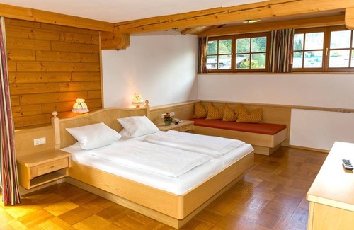 Muehlbach Am Hochkoenig Cottage | Family room "Alpenglück" for 3 to 4 persons - Hotel Alpenrose