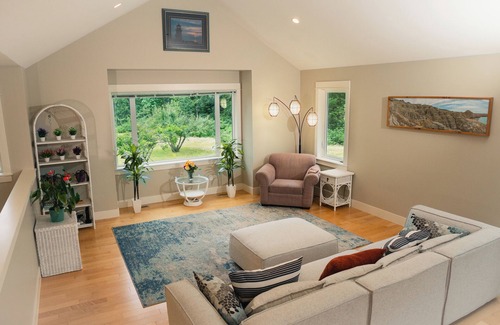 Fanny Bay Other | Family's Coastal Paradise: Ocean & Mountain Serenity for Unmatched Peace