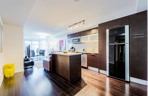 Church and Wellesley Condo | Family Size 2 Bedroom 2 Bathroom Suite w. 3 TVs and Balcony