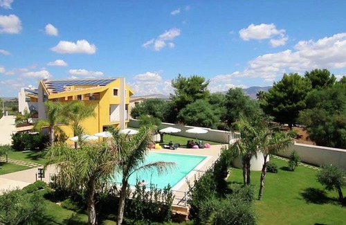 Sciacca Villa | Family Size Villa with Pool by the Sea