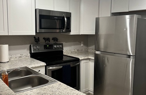 Ocala House | Family sized apartment in SW ocala near the Rainbow river and WEC