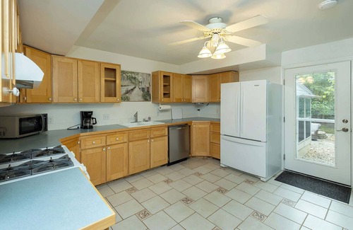 Ames House | Family-Sized Comfort in Ames – 4BR/3BA
