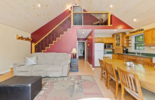 Lake Arrowhead Cottage | Family sized cottage near Gaylord on a private lake!