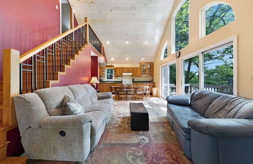 Lake Arrowhead Cottage | Family sized cottage near Gaylord on a private lake!