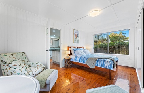 Potato Point House | Family-sized home with large deck - 200m to the beach