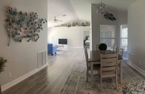 Rural Estates House | Family sized home minutes from the beaches, shopping and entertainment