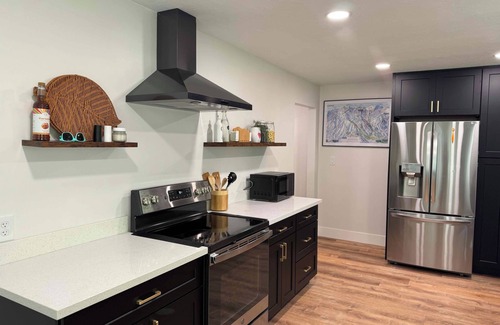 Ogden House | Family Ski Haven 3BR Retreat near Powder Mountain & Snowbasin