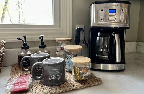 Simpson House | Family Stargazing Retreat Near Hiking