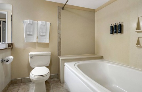 Canyon Corridor Resort | Family Stay! 2 Outdoor Swimming Pools w/ Waterslides | 2 Spacious Suites