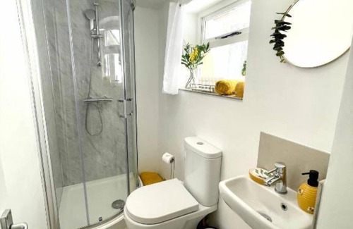 Kemptown Apartment | Family Studio Ensuite