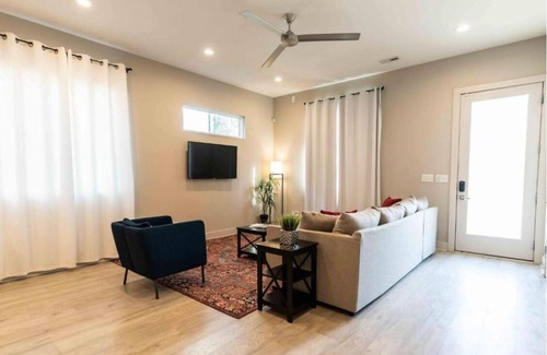 Sugar Creek House | Family-style Scandinavian-designed home sleeps 10