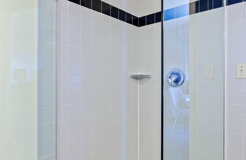 Put-in-Bay Hotel | Family Suite at Bayshore Resort Put-in-Bay