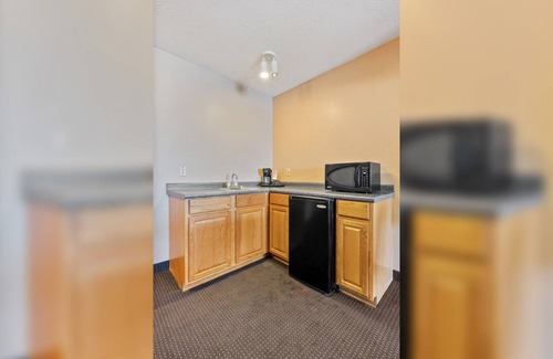 Put-in-Bay Hotel | Family Suite at Bayshore Resort Put-in-Bay