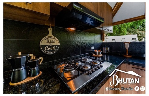 Filandia Cottage | Family suite for 4 with private kitchen, bathroom, Balcony and living area