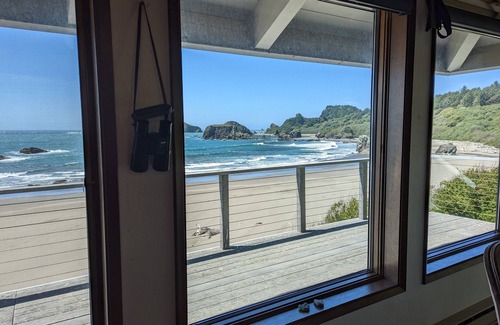 Brookings House | Family Tides - Large Family home with Private steps to a beautiful beach!