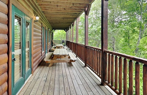 Hemlock Hills Cabin | Family Ties Lodge by Jackson Mountain Rentals
