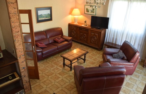 Jurancon House | Family townhouse with small garden and terrace