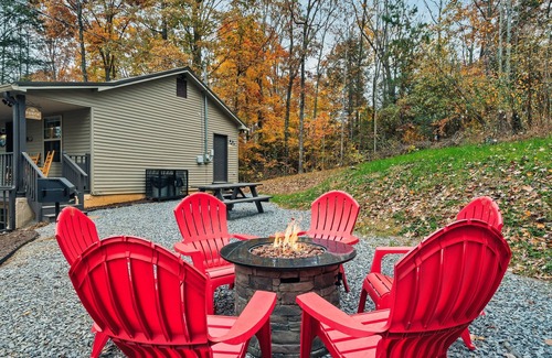 Sevierville Cottage | Family Trip? 5 min from Dollywood Harvest Festival