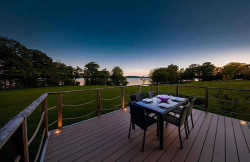 Froidchapelle Villa | Family Villa by the Lake