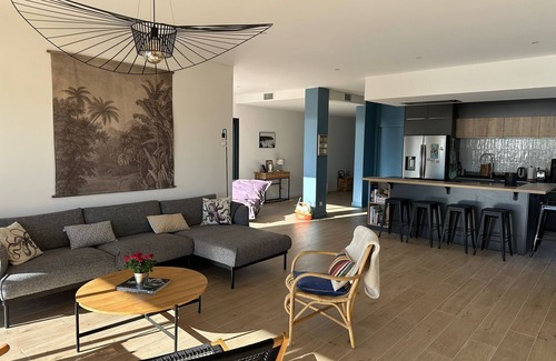 Meze Villa | Family villa 8/10 pers., swimming pool, panoramic view, 5 mn walk from the beach!