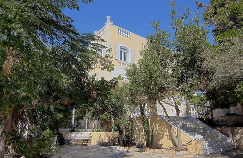 Saronikos Villa | Family Villa, close to the beaches, SPA Hotel, Athens and Archeological sites