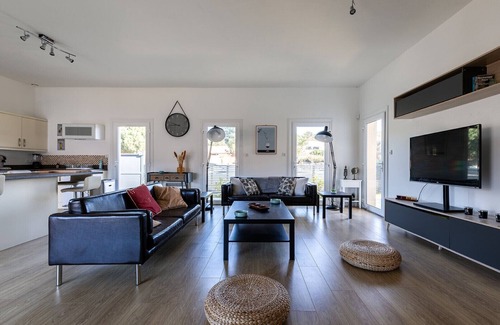 Vensac Villa | Family villa for 10 people with heated pool close to the ocean.