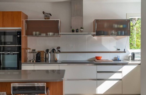 Castelnau-le-Lez House | Family Villa With Pool Walking Distance to the Center of the Village