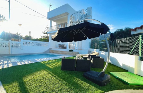 Alcanar Villa | Family villa in Alcanar Playa with swimming pool, chill out and barbecue.