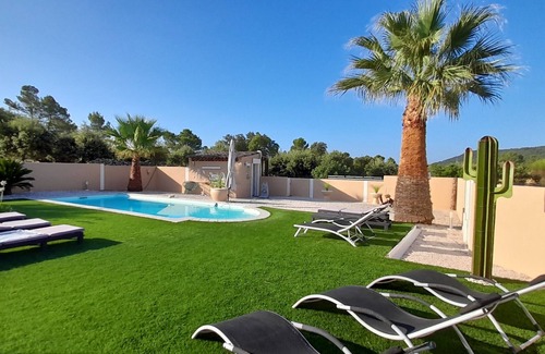 Besse-sur-Issole House | Family villa with pool in the heart of Provence. Sleeps 8. Sun and idleness