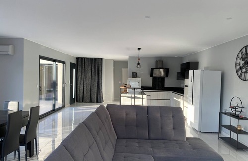 Le Grau-dʼAgde Villa | Family Villa with 2 pool and jacuzzi near the sea