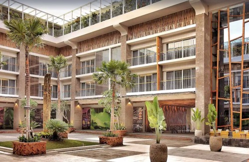 Nakula Villa | Family Villa with City & Pool View (TSky Villa 5)
