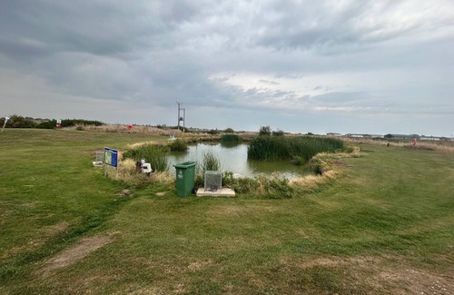 Clacton-on-Sea Cabin | FamilyCaravan-SeaView-Garden-Ensuite-NearBeach