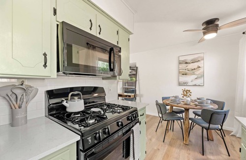 Denton House | FamilyFriendly 3BR | Month+ Stays | Near 35E & UNT