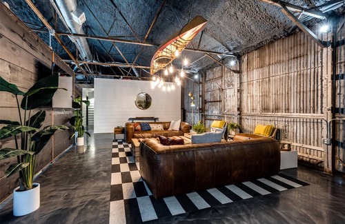 Cedars House | Famous CNBC's CashPad - Luxe Warehouse in Downtown Dallas