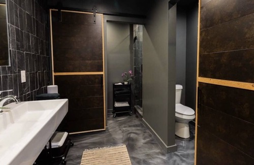 Cedars House | Famous CNBC's CashPad - Luxe Warehouse in Downtown Dallas