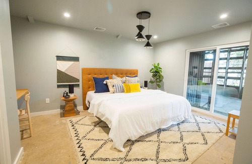Cedars House | Famous CNBC's CashPad - Luxe Warehouse in Downtown Dallas