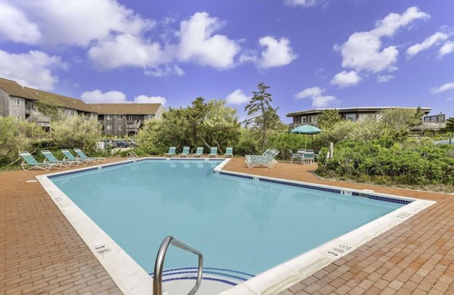 Napeague Apartment | Fancy 1 BR with loft Apt w/2 BTHs w/balcony!