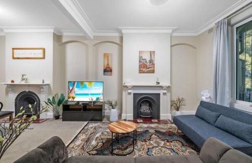 Ultimo House | Fancy 4 BR House with Parking - ICC&Darling Harbour-8 mins walk