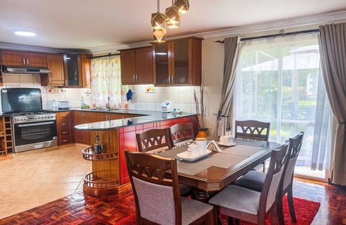 Athi River House | Fancy 5BR Bungalow with Private Pool near JKIA – Greenpark, Athi River