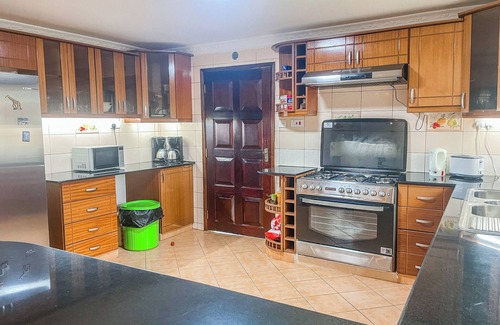 Athi River House | Fancy 5BR Bungalow with Private Pool near JKIA – Greenpark, Athi River