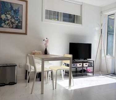 West Point Grey House | Fancy Family Suite with Parking near UBC